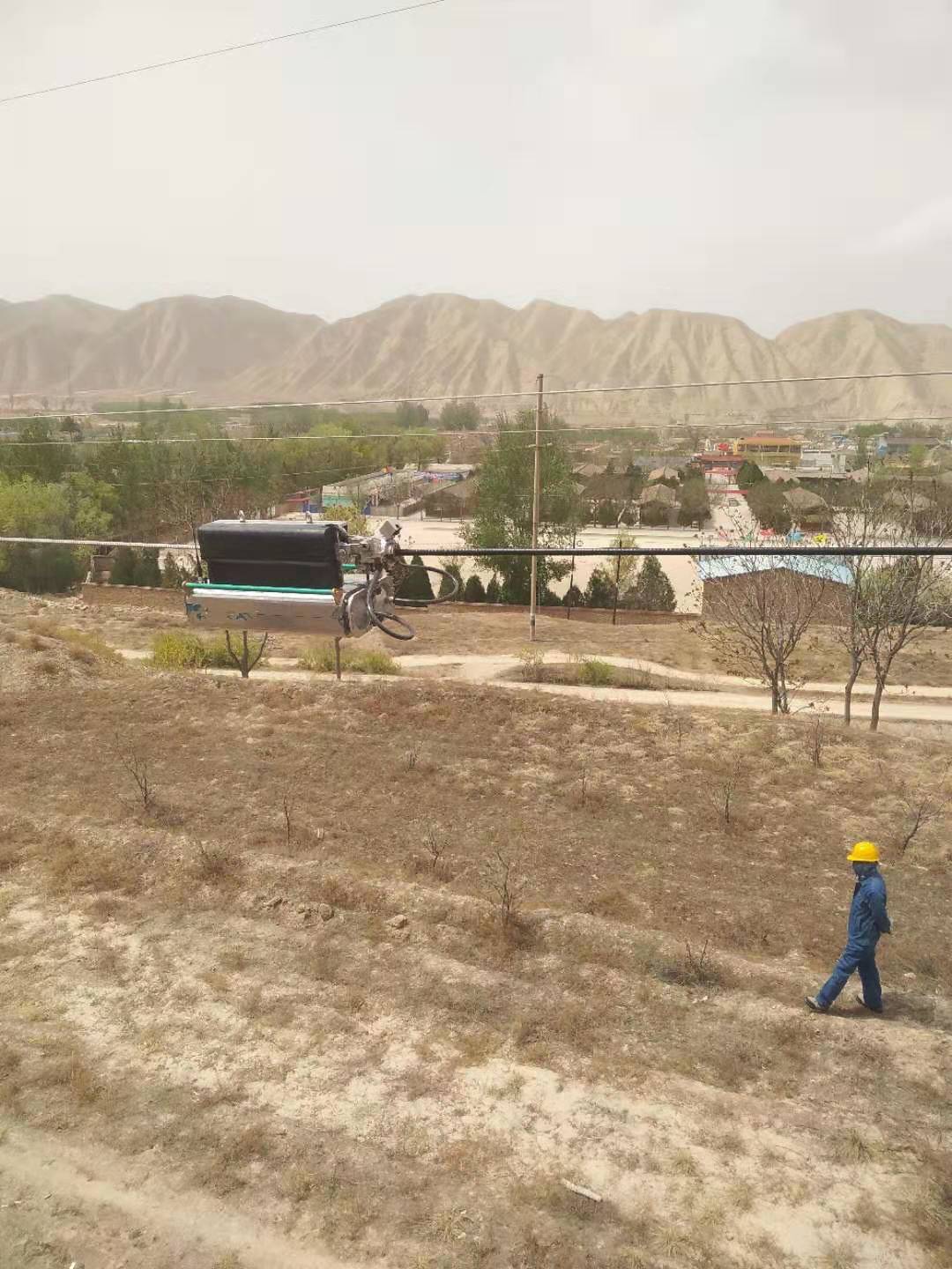 甘肃靖远县10kV线路绝缘涂覆施工